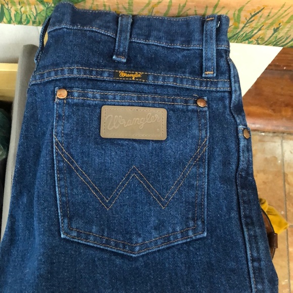 Wrangler Other - Wrangler cowboy cut jeans